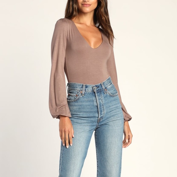 Lulus Kaylene Taupe V-Neck Balloon Sleeve Bodysuit in Taupe, size M - Picture 2 of 5